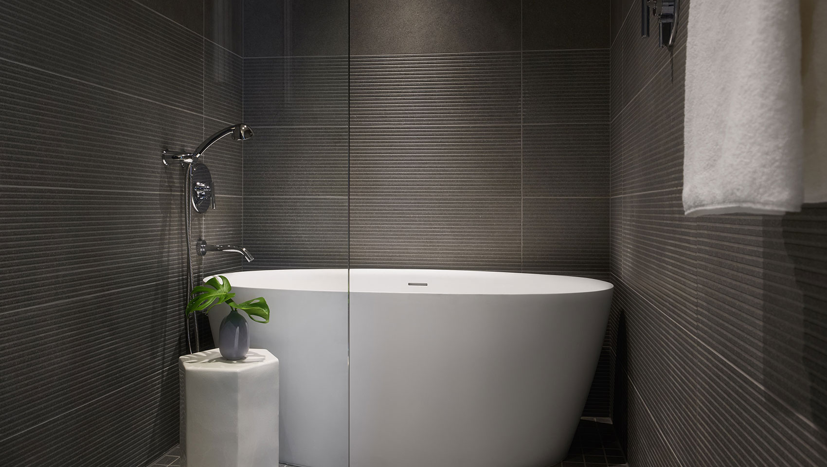 1 Bedroom Spa Suite Soaking Tub