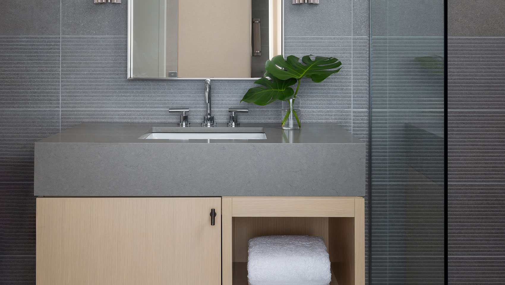 claret guest bathroom